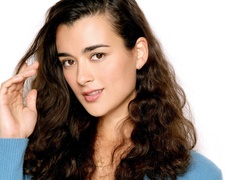 Cote De Pablo, Brunetka, Brązowe, Oczy