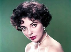 Joan Collins, Naszyjnik, Perły, Kolczyki