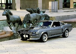 Mustang GT500, Rzeźba, Konie