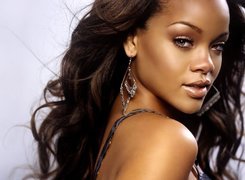 Rihanna, Twarz, Piosenkarka
