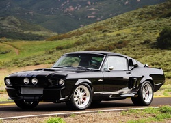 Czarny, Ford Mustang