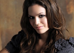 Rachel Bilson, Urocze, Spojrzenie