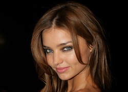 Miranda Kerr, Twarz, Włosy