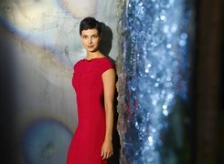 Morena Baccarin, Długa, Czerwona, Sukienka