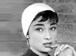 Audrey Hepburn, Aktorka, Czapka, Ręce