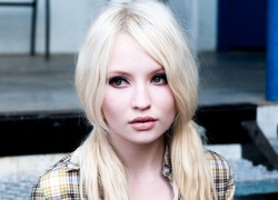 Emily Browning, Blondynka, Bluzeczka, W, Kratkę