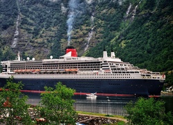 Queen Mary 2, Zbocze, Góry