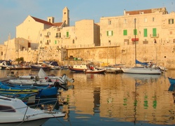 Giovinazzo, Port, Woda, Łodzie