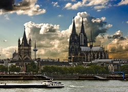 Kolonia, Katedra, Rzeka, Chmury