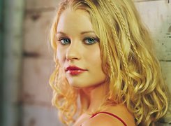 Emilie De Ravin, Blondynka