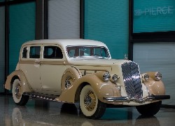 Pierce Arrow Deluxe 8 Touring Sedan