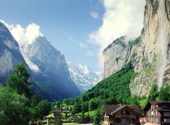 Lauterbrunnen, Szwajcaria, Domy, Drzewa