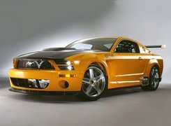Żółty, Ford Mustang GT