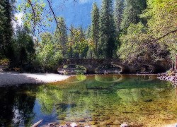 Stany Zjednoczone, Stan Kalifornia, Park Narodowy Yosemite, Rzeka Merced, Most