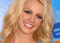 Britney Spears, Twarz