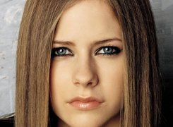 Avril Lavigne, Buzia