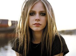 Avril Lavigne, Oczy