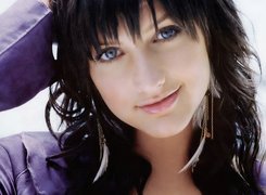 Ashlee Simpson, Buzia