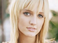 Ashlee Simpson, Twarzyczka