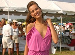 Petra Nemcova, Różowa, Sukienka