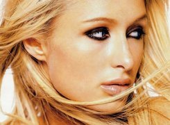 Paris Hilton, Buzia