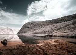 Chmury, Góry, Jezioro