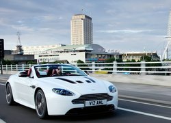 Biały, Aston Martin, Vantage, V12