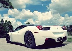Białe, Ferrari, Chmury