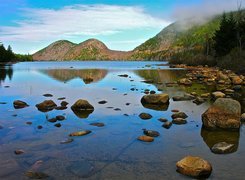 Stany Zjednoczone, Stan Maine, Park Narodowy Acadia, Jezioro Jordan Pond, Kamienie, Góry