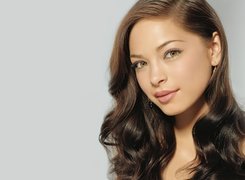 Kristin Kreuk, Twarz, Włosy