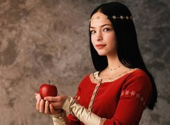 Kristin Kreuk, Jabłko