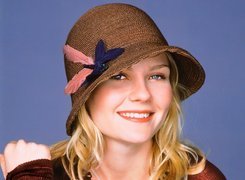 Kirsten Dunst, Kapelusz