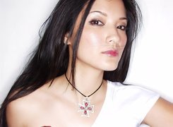 Kelly Hu, Buźka