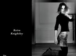 Keira Knightley, na kolanach