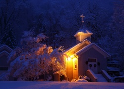Kościółek, Światło, Zima