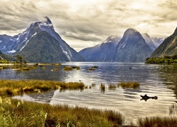 Jezioro, Góry, Chmury, Milford Sound, Nowa Zelandia