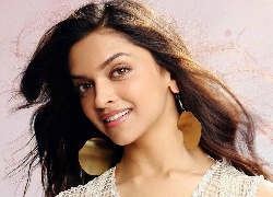 Deepika Padukone, Uśmiech, Kolczyki