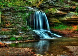 Stany Zjednoczone, Stan Wisconsin, Wodospad Lost Creek Falls, Skały, Mchy, Jeziorko