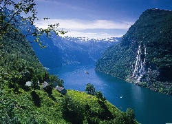 Norwegia, Fiord Geirangerfjorden, Wodospad, Góry, Statek