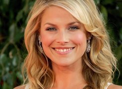 Ali Larter, Blondynka, Uśmiech, Kolczyki