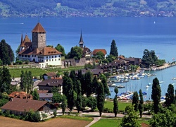 Zamek Spiez Castle, Miasto Spiez, Jezioro Thun, Szwajcaria