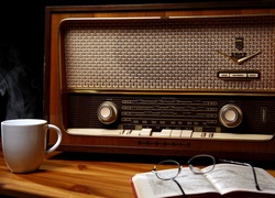 Radio, Stare, Okulary, Książka, Filiżanka, Antyk