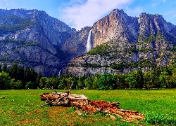 Stany Zjednoczone, Stan Kalifornia, Park Narodowy Yosemite, Góry, Wodospad