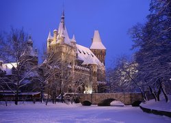 Węgry, Budapeszt, Zamek Vajdahunyad, Zima, Mostek