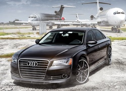 Audi A8, Samoloty