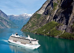 Norwegia, Góry, Fiord Geirangerfjorden, Statek