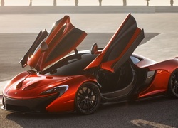 McLaren P1, Uniesione, Drzwi