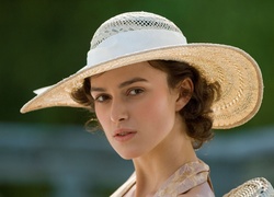 Keira Knightley, Kapelusz