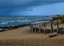 Plaża, Morze, Fale, Kamienie, Budynki