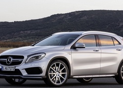 Mercedes-Benz, GLA 45 AMG Mercedes GLA